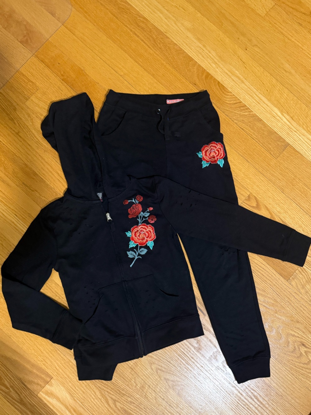 Black Sweatsuit Floral Embroidered Hoodie & Joggers Set - Red Rose Accent Sz 7/8